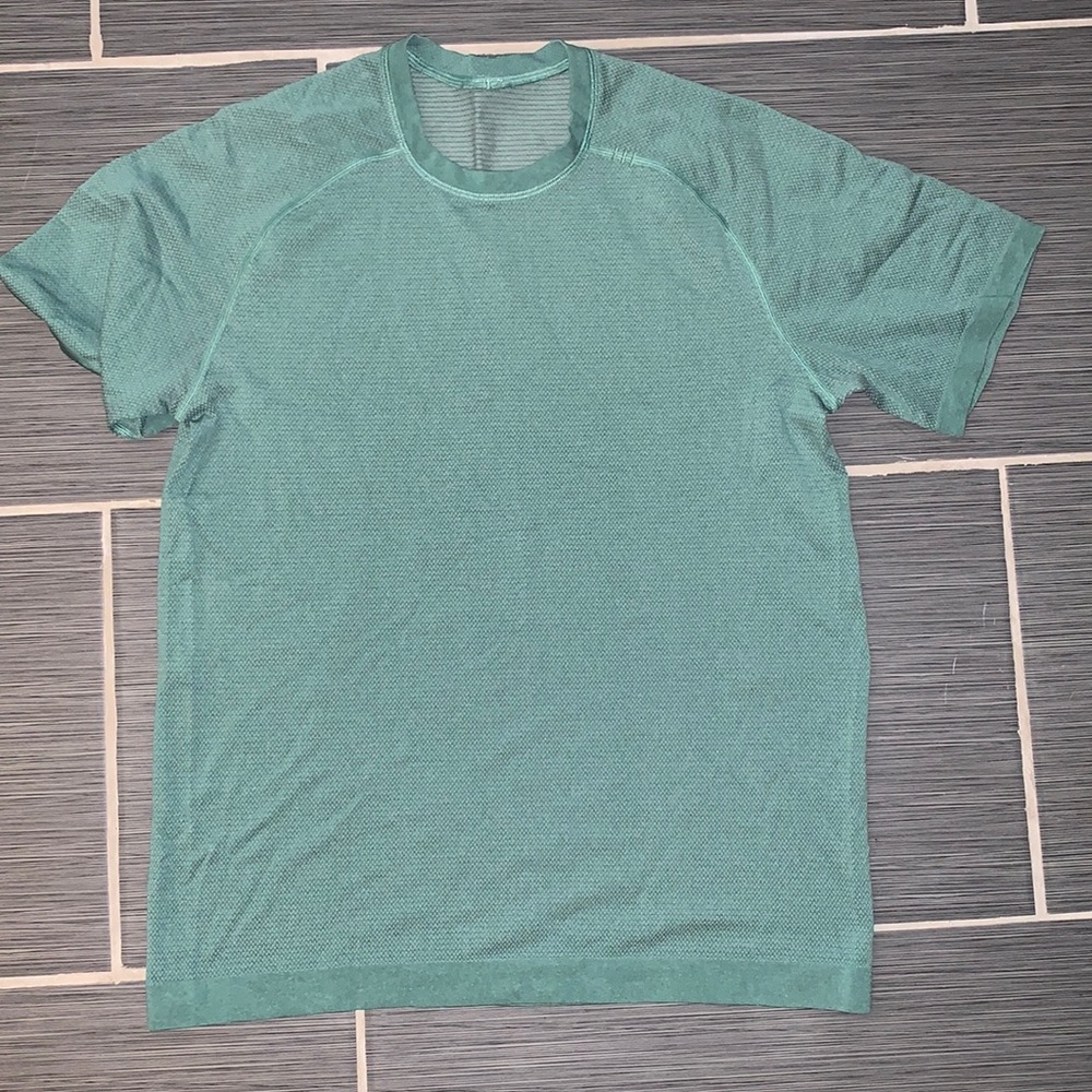 Lulu lemon Men’s  Shirt